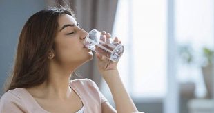 সকালে খালি পেটে পানি.jpg